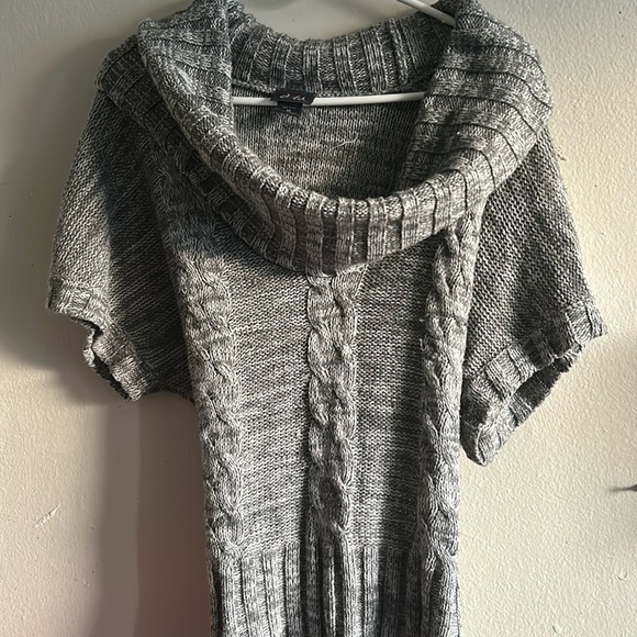 Sweatshirt - Picture 1 of 1